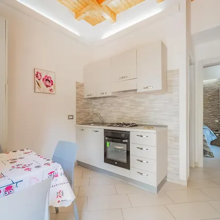 In With Mountain Views *