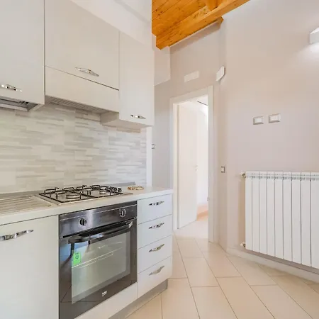 In With Mountain Views * Gasponi