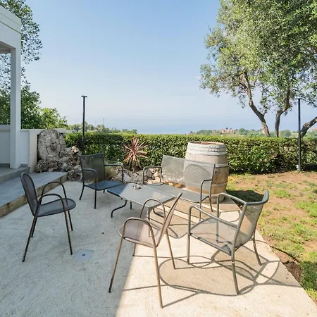 Daire In With Mountain Views *