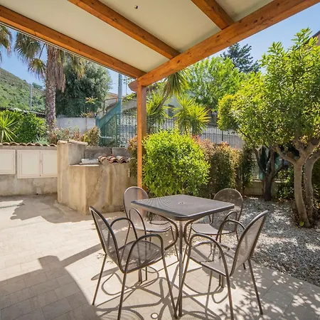 In With Mountain Views * Gasponi