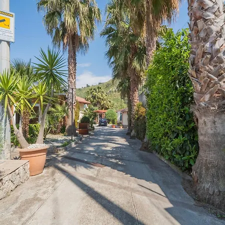 In With Mountain Views Daire