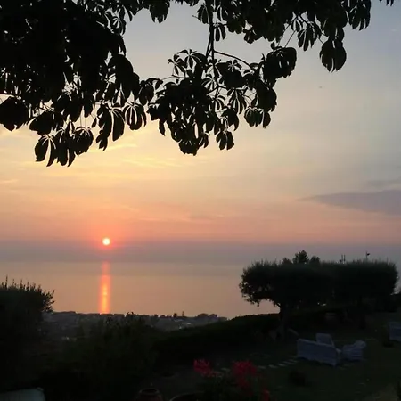 In With Mountain Views Daire